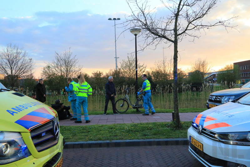 E-bikester gaat hard onderuit en raakt gewond