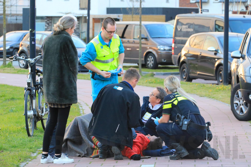 E-bikester gaat hard onderuit en raakt gewond