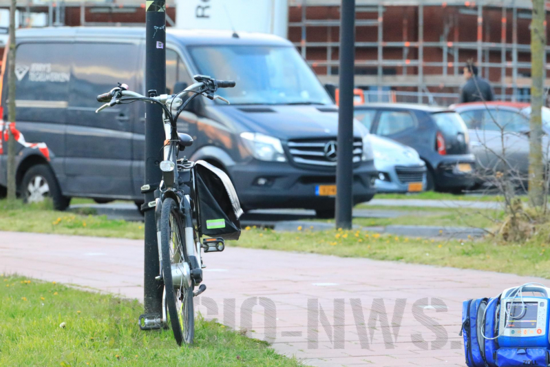 E-bikester gaat hard onderuit en raakt gewond