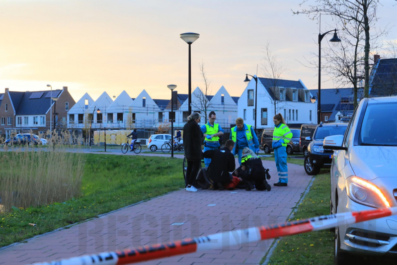 E-bikester gaat hard onderuit en raakt gewond
