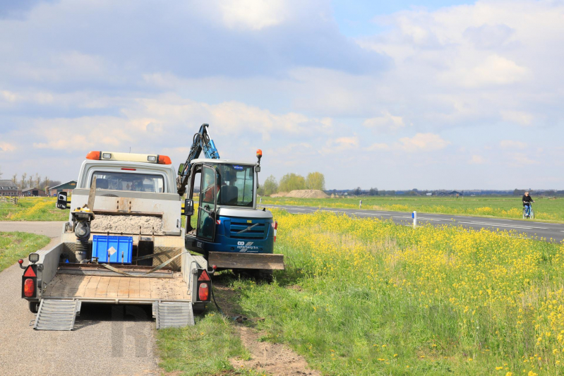 Brandkraan lek langs provinciale weg