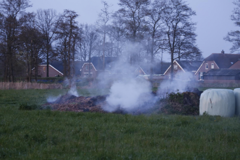 Broei veroorzaakt afvalbrand met veel rookontwikkeling
