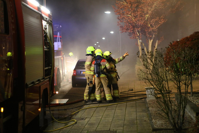 Hevige rookontwikkeling tijdens brand in dak