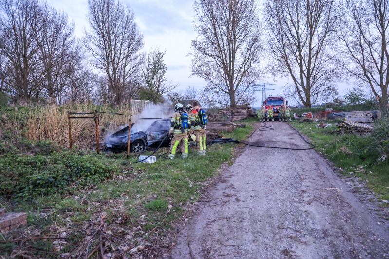 Voertuig verwoest door brand