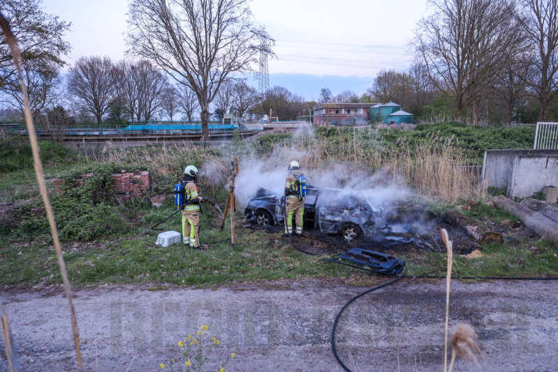 Voertuig verwoest door brand