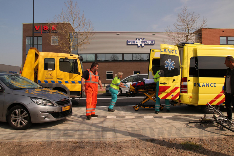 Scholier aangereden en gewond op gevaarlijke kruising