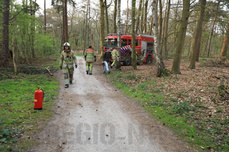 Kleine brand in bos achter Dierentuin