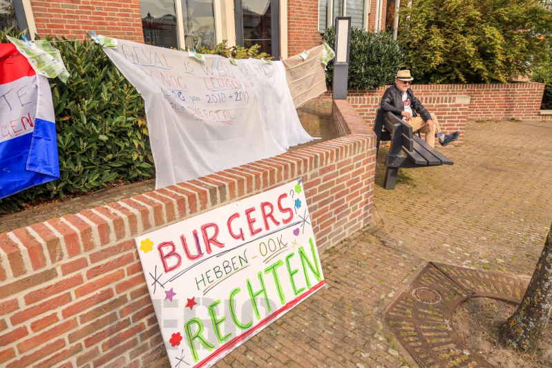 Demonstrant 'Bob' laat zich niet wegsturen