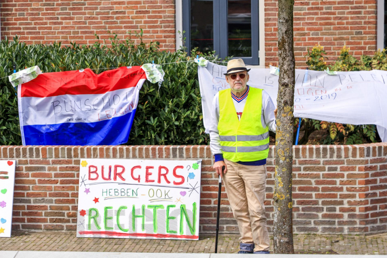 Demonstrant 'Bob' laat zich niet wegsturen