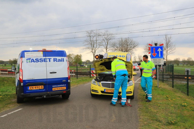 Schennispleger uit stilstaande trein gehaald en gearresteerd