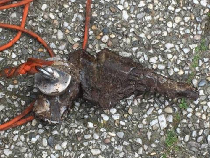 11-jarige Luc vist oude revolver op