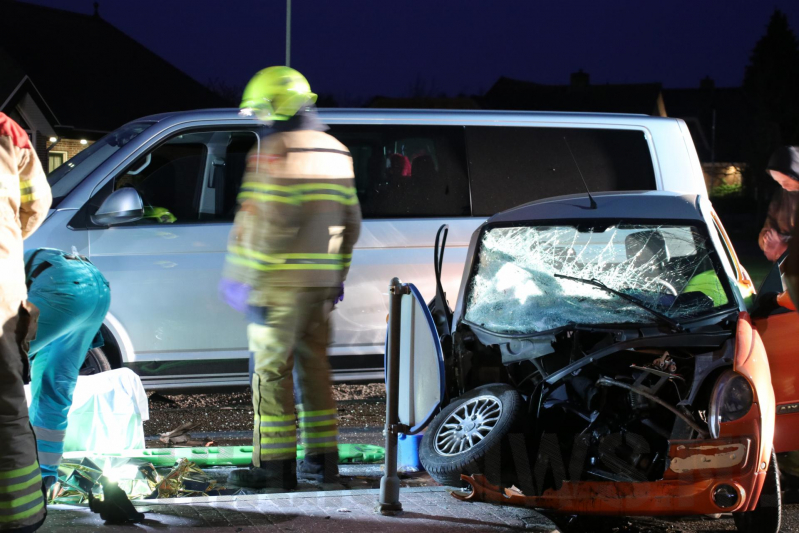 Brommobieler zwaar gewond na botsing