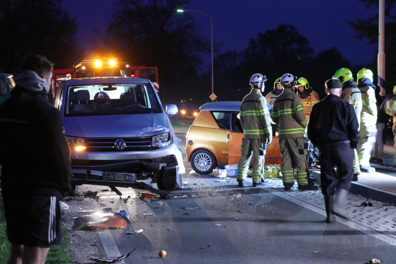 Brommobieler zwaar gewond na botsing