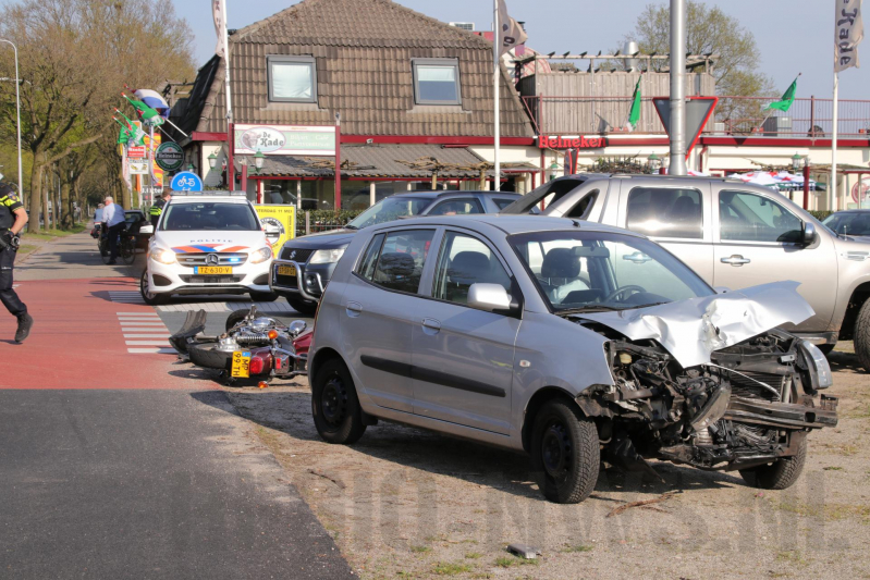Motorrijder gewond na aanrijding met auto