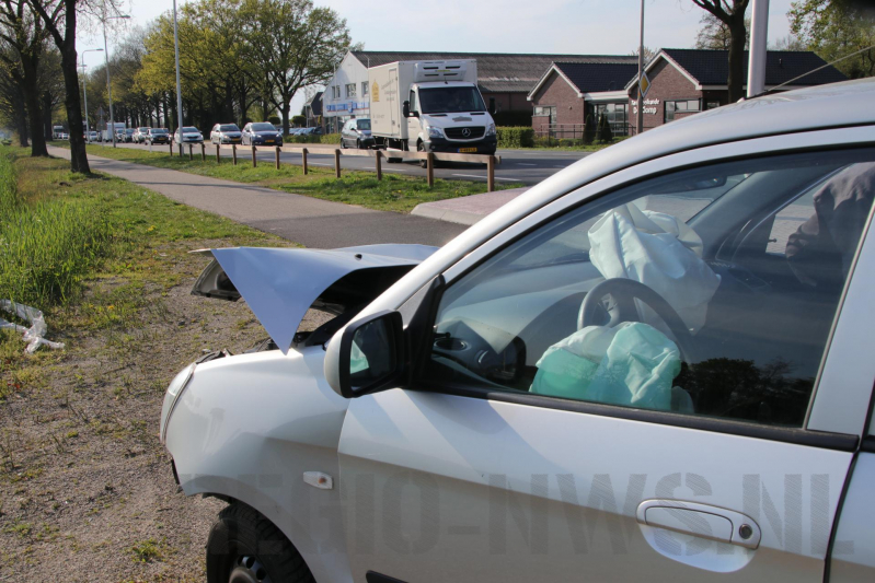 Motorrijder gewond na aanrijding met auto
