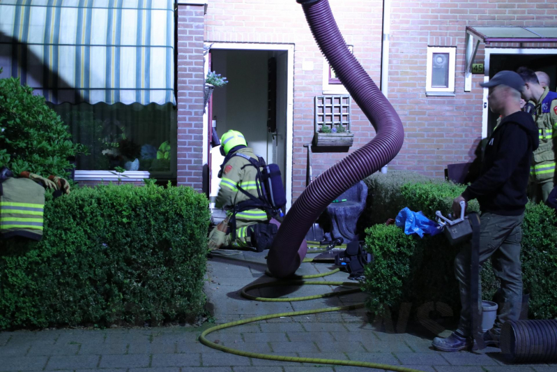 Buren rammelen bewoners wakker om brandalarm