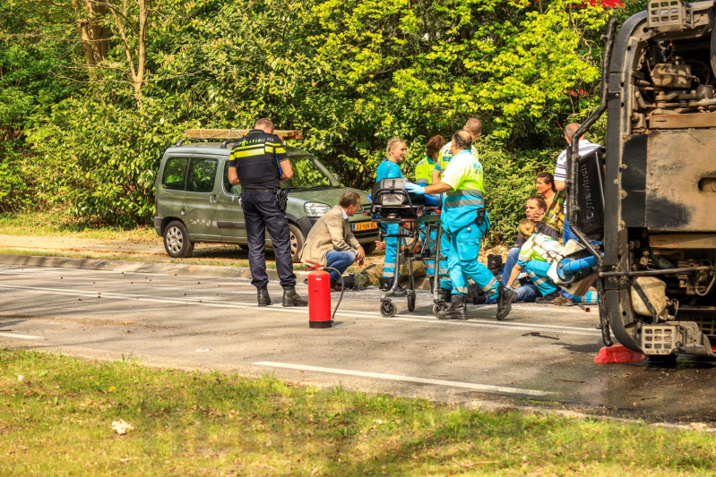 Brandweerwagen crasht tijdens spoedrit