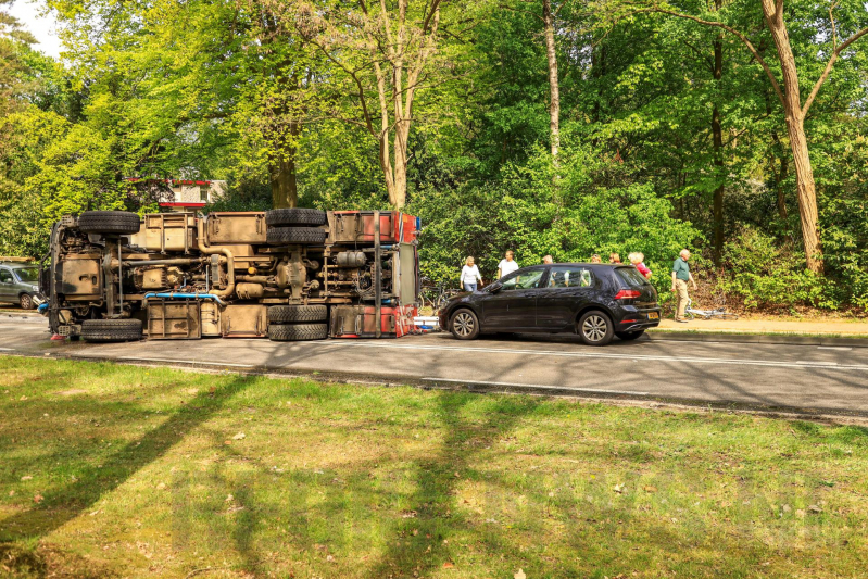Brandweerwagen crasht tijdens spoedrit