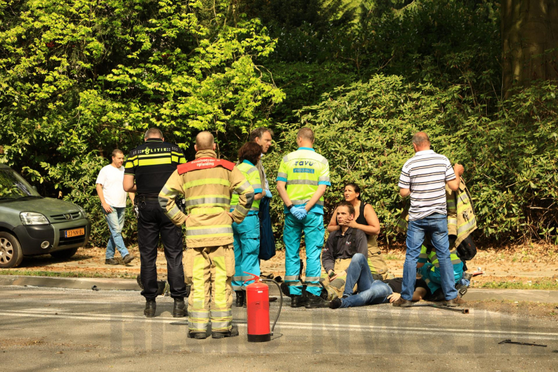 Brandweerwagen crasht tijdens spoedrit