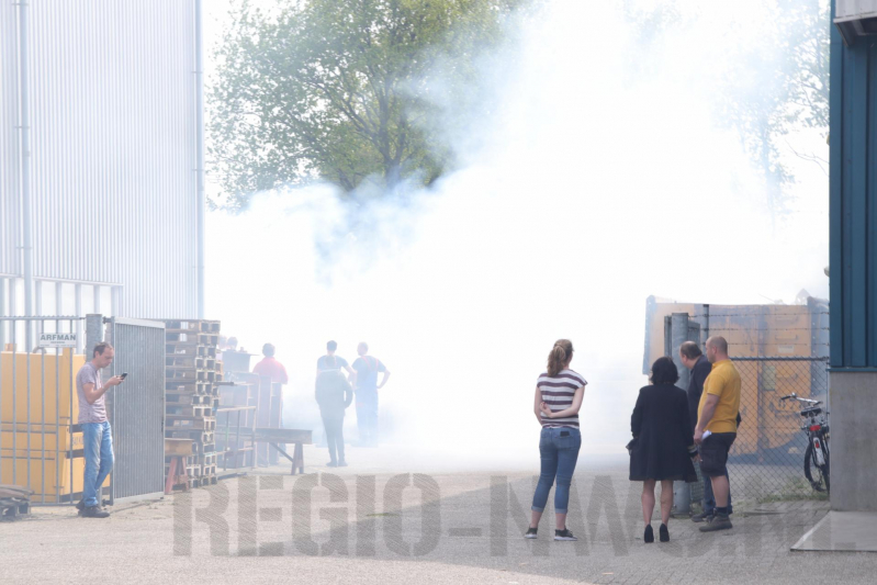 Containerbrand slaat over naar berm langs spoorlijn