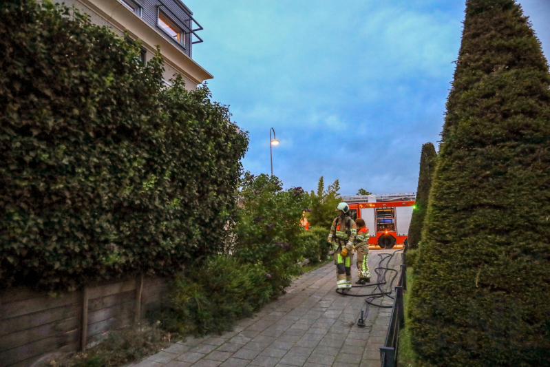 Buurman ontdekt schoorsteenbrand