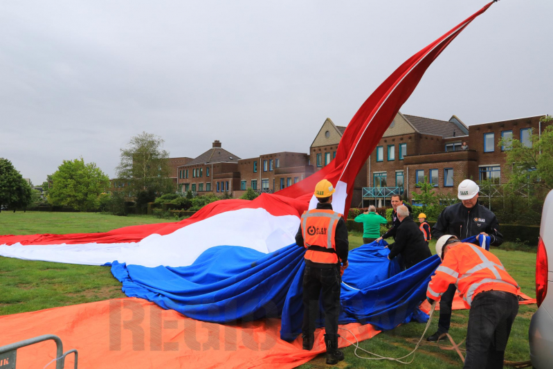 Grootste vlag van Nederland gehesen