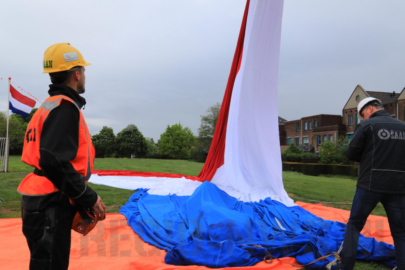 Grootste vlag van Nederland gehesen