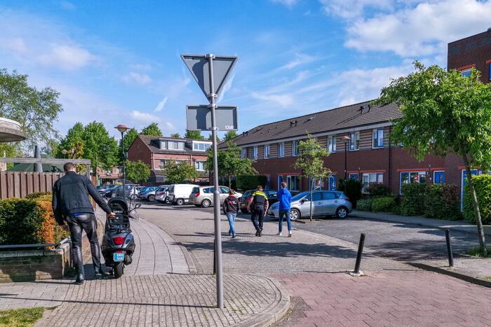 Scooterrijder gewond na val door hondenriem