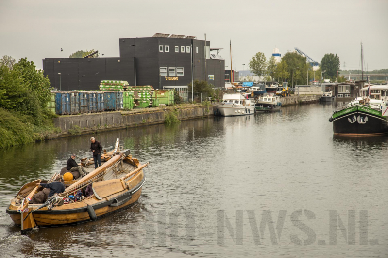 Botter BU.20 verlaat Eemplein