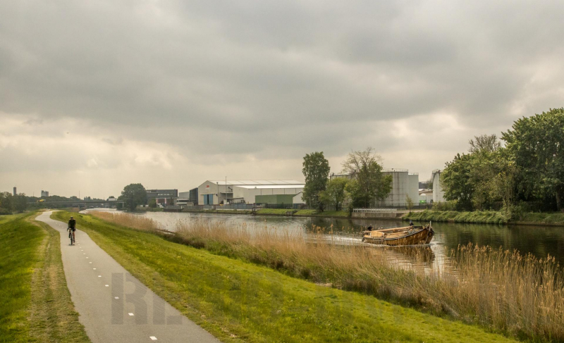 Botter BU.20 verlaat Eemplein