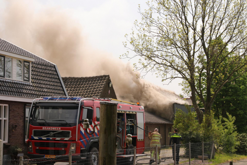 Veel rook bij brand in loods