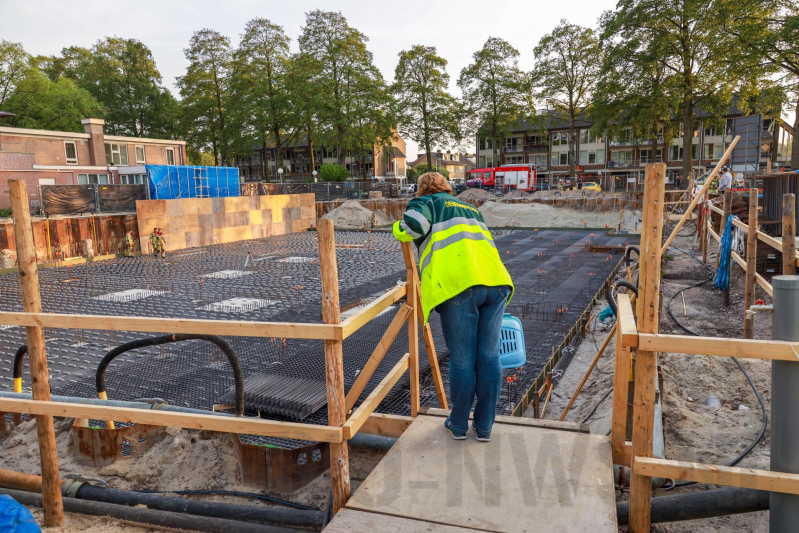 Zoekactie naar gevallen eendjes op bouwplaats