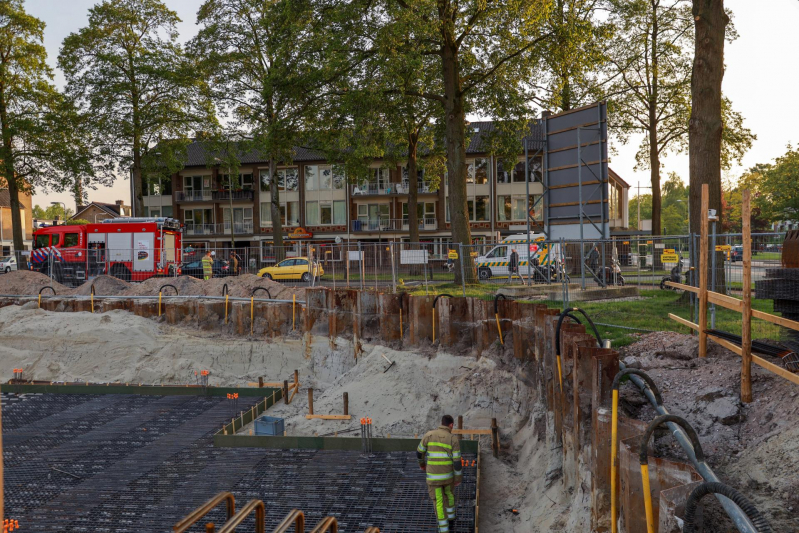 Zoekactie naar gevallen eendjes op bouwplaats