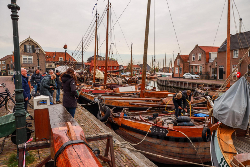 VIDEO: Zinkende botter leeggepompt