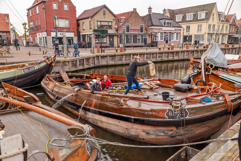 VIDEO: Zinkende botter leeggepompt