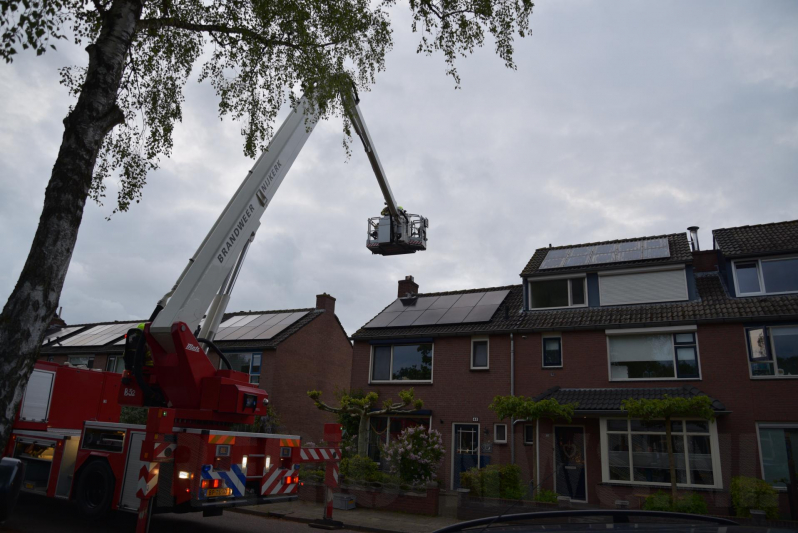 Brand in schoorsteen van woning