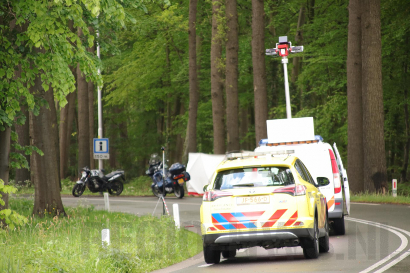 Lesmotorrijdster (31) overleden bij eenzijdig ongeval