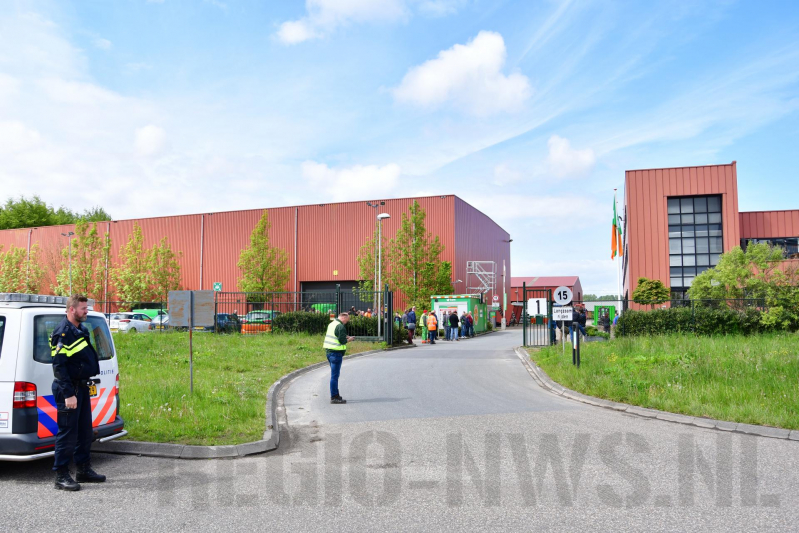 Bedrijf ontruimd na fabrieksbrand