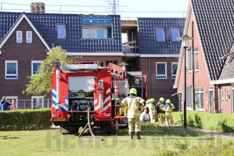 Afzuigkap in brand door frituurpan