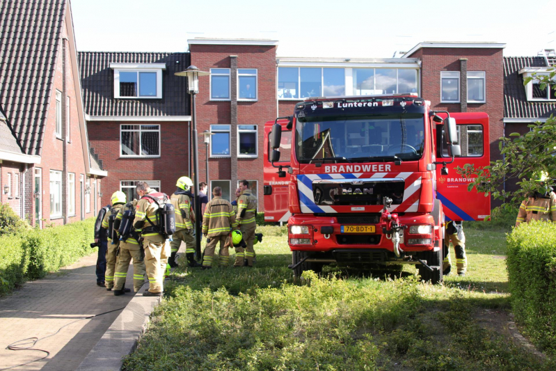 Afzuigkap in brand door frituurpan