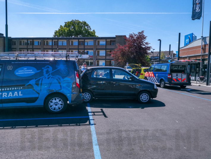 Automobiliste gewond op parkeerplaats