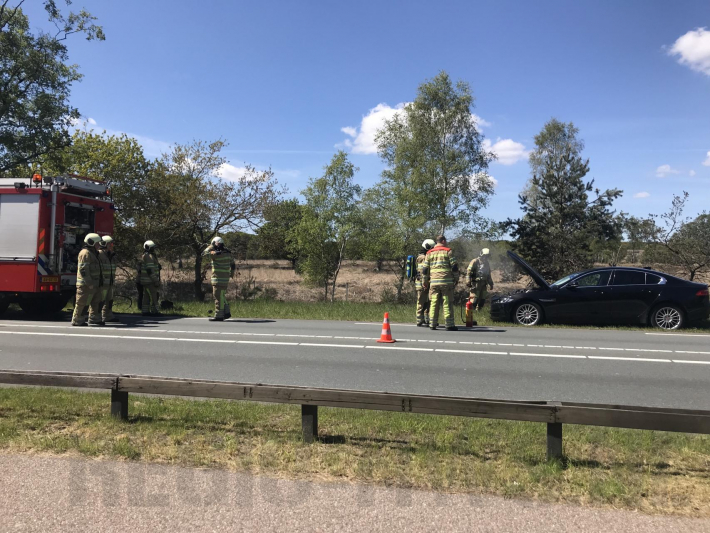 Automobilist strandt door oververhitte motor