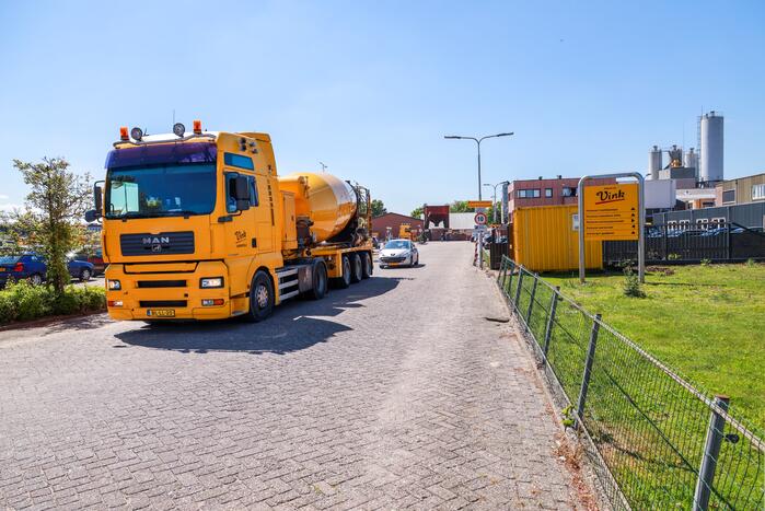 Politie doorzoekt vier locaties van afval- en grondbewerkingsbedrijf Vink