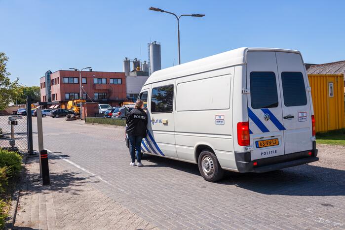 Politie doorzoekt vier locaties van afval- en grondbewerkingsbedrijf Vink