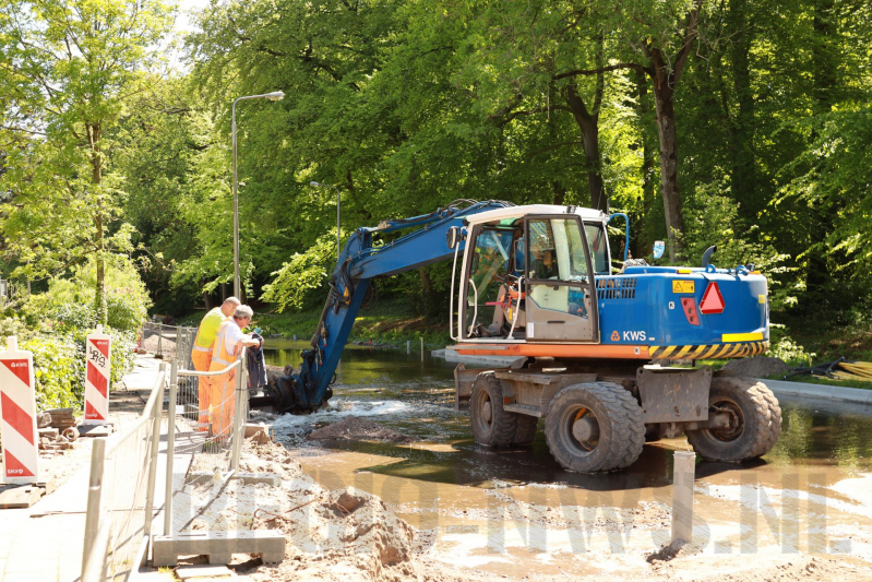 Waterleiding gesprongen door graafwerkzaamheden