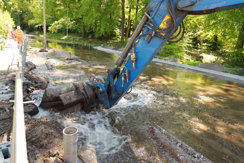 Waterleiding gesprongen door graafwerkzaamheden