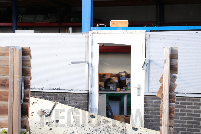 Loods verwoest door brand