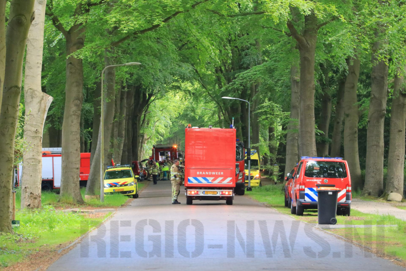 Gifwolk bij schoonmaken zwembad