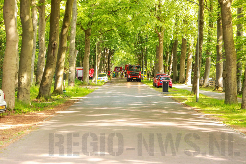 Gifwolk bij schoonmaken zwembad