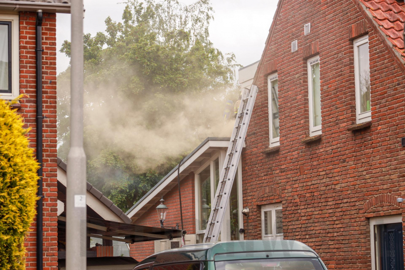Veel rook bij brand in woning